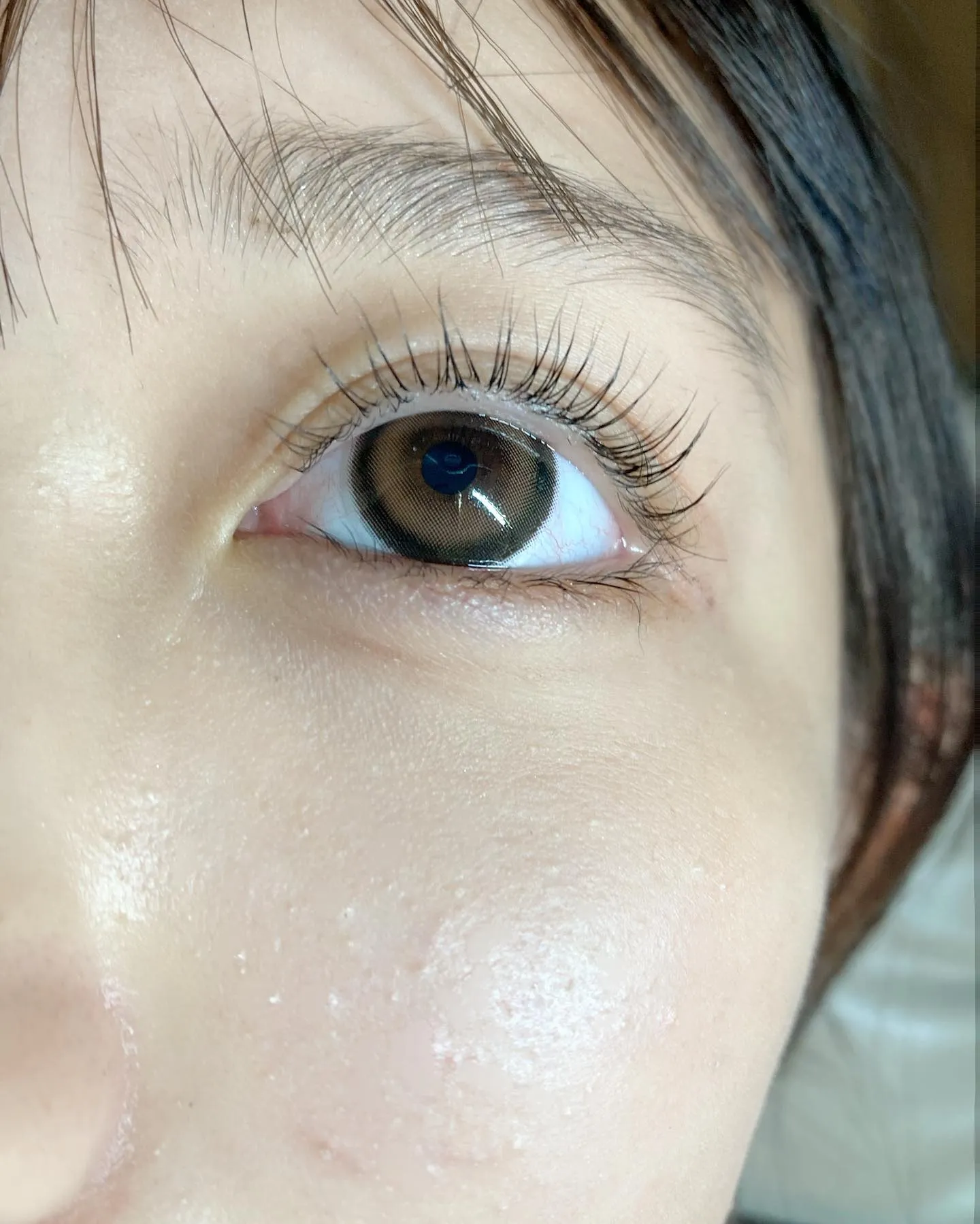 夏になって、汗や湿気でまつ毛が下がりやすいですよね？